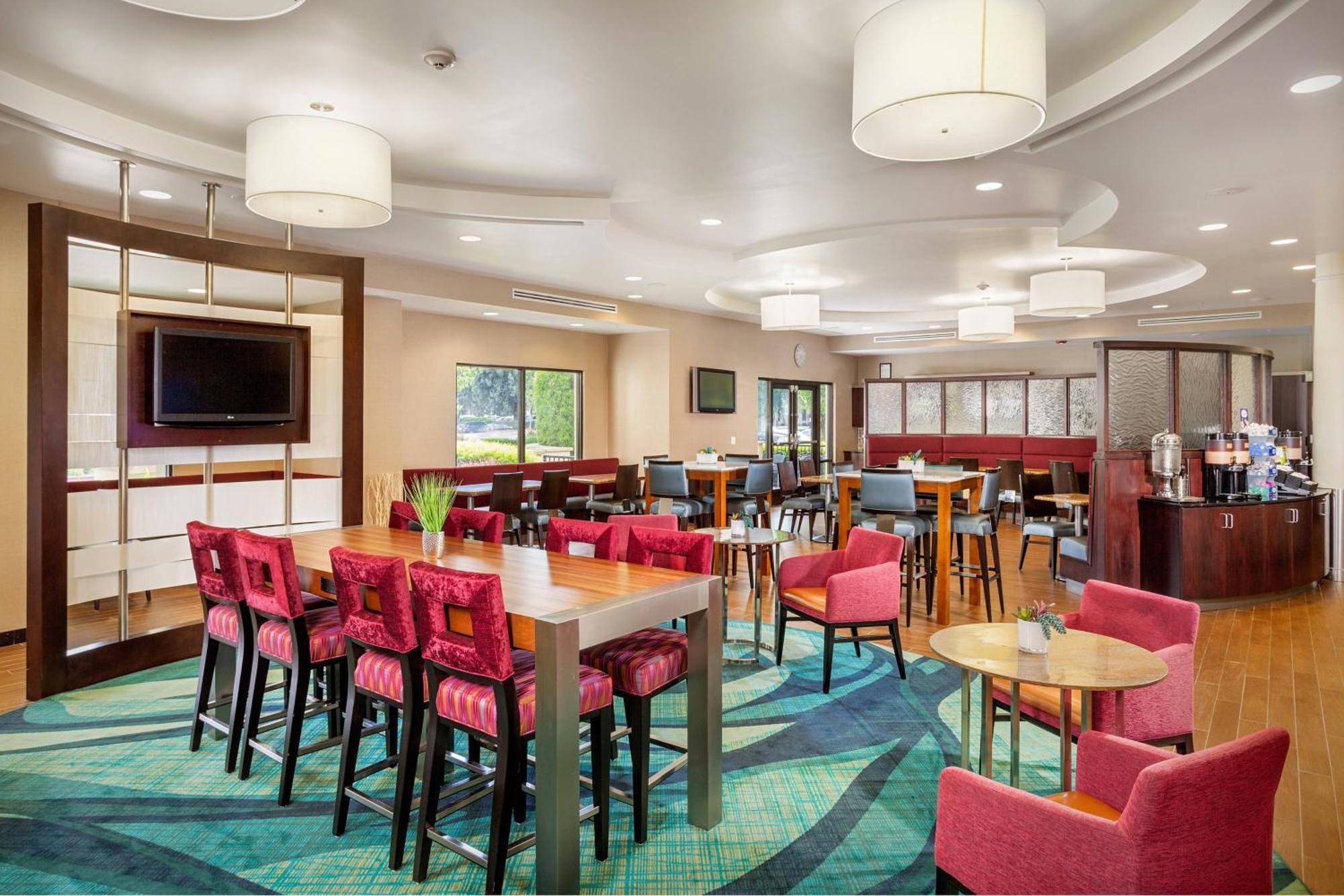 Springhill Suites By Marriott Модесто Экстерьер фото